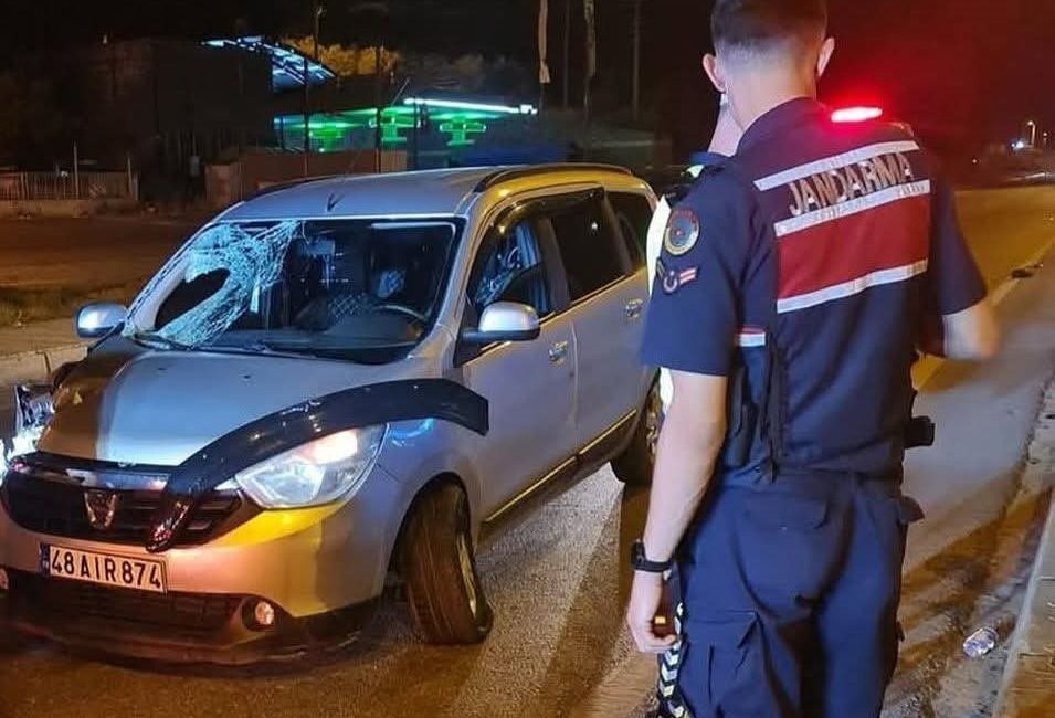 Söke Belediyesi personelinden Serkan Ayan, Yenidoğan Mahallesi’nde gece saatlerinde meydana
