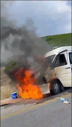 Muğla’nın Menteşe ilçesi Yerkesik yolu üzerinde seyir halindeki bir minibüste