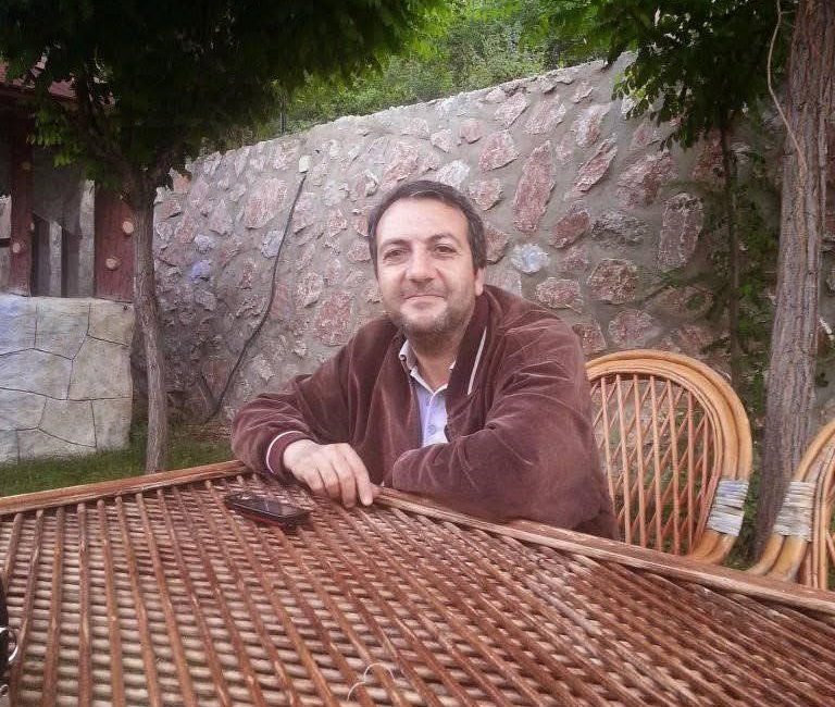 Denizli’de çiftçilik yapan adam evine gittiğinde ayak parmağından yılan sokarak