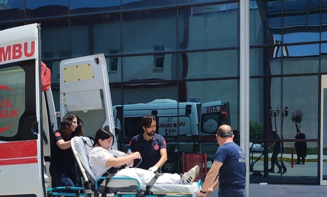 YKS’ye 2 gün boyunca ambulansla götürüldü Afyonkarahisar’da solunum sıkıntısı çektiği için tıbbi destek almak zorunda olan