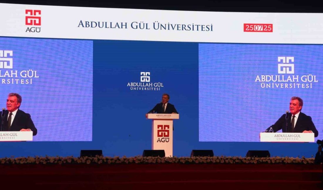 Abdullah Gül: “Dünya hiç görülmediği kadar kural tanımaz, görülmediği kadar uluslararası kuruluşların ve sistemin çöktüğü çok tehlikeli bir dönemden geçiyor” Eski Cumhurbaşkanı Abdullah Gül, “Dünya hiç görülmediği kadar kural tanımaz,