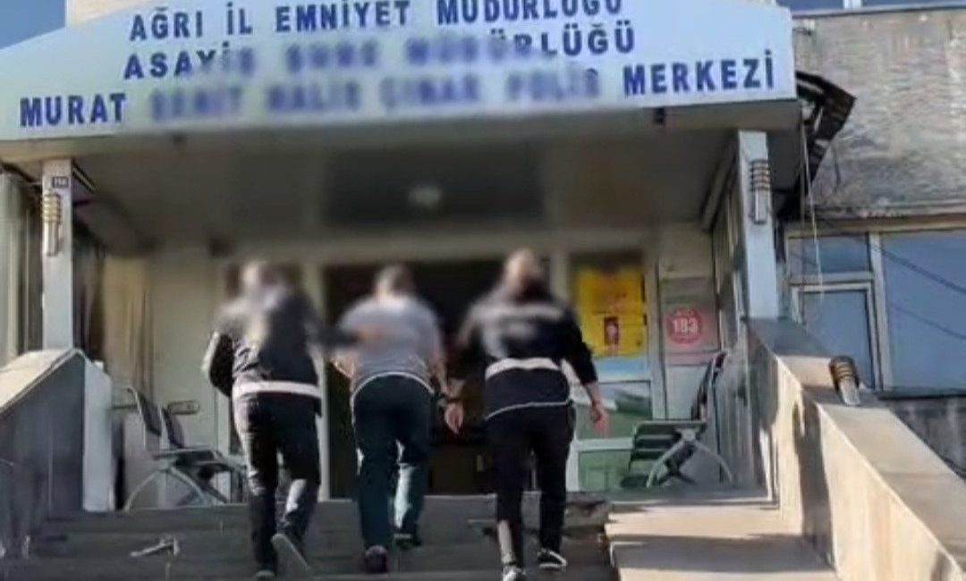 Ağrı’da hakkında kesinleşmiş 10 yıl hapis cezası bulunan hükümlü yakalandı Ağrı’da, hakkında kasten öldürme suçundan kesinleşmiş 10 yıl hapis cezası