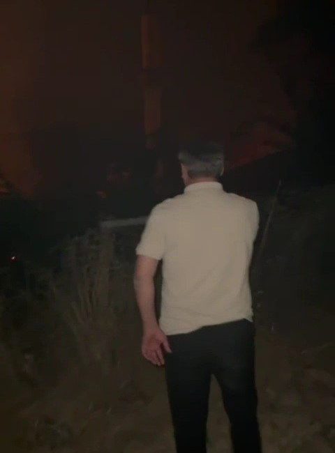 Karabük Belediye Başkanı Özkan Çetinkaya’nın canını hiçe sayarak alevlerin sardığı
