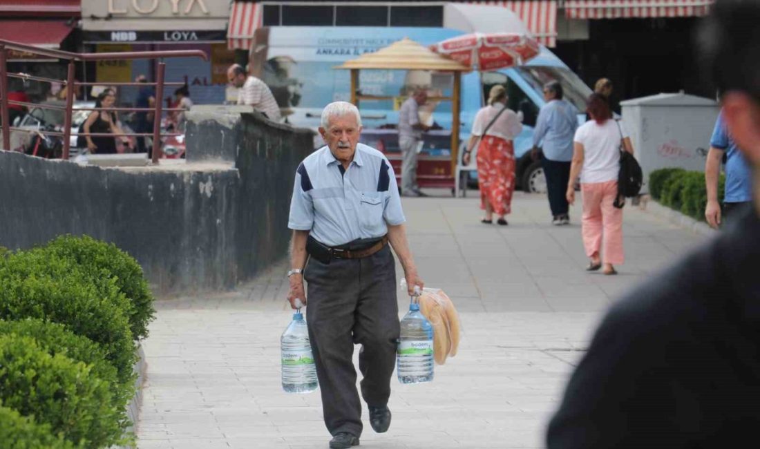 Ankara’da mevsim normallerinin üzerinde seyreden hava sıcaklıkları hem dışarı çıkan