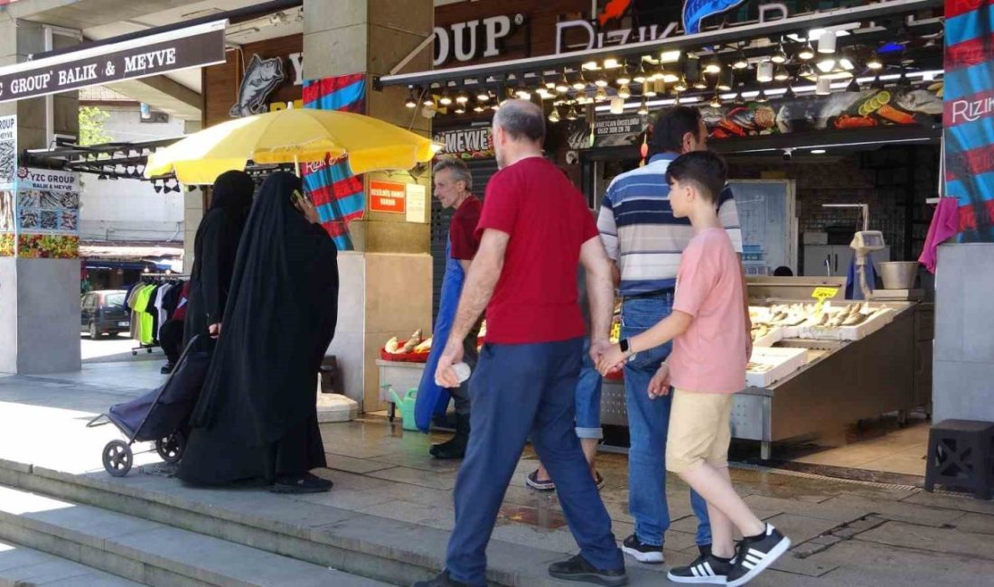 Arap turistlerden balığa yoğun ilgi Trabzon’da balık tezgahları yaz sıcağına rağmen boş kalmazken, özellikle Arap