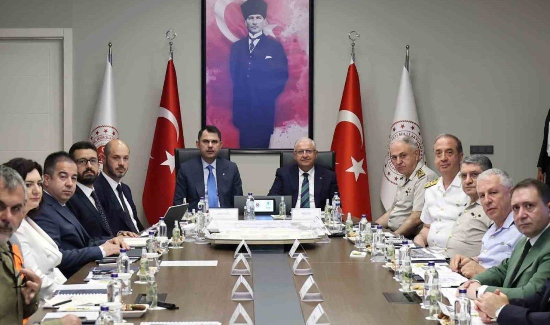 Bakan Güler ve Kurum’dan Ay Yıldız projesine ilişkin toplantı Milli Savunma Bakanı Yaşar Güler ile Çevre, Şehircilik ve İklim