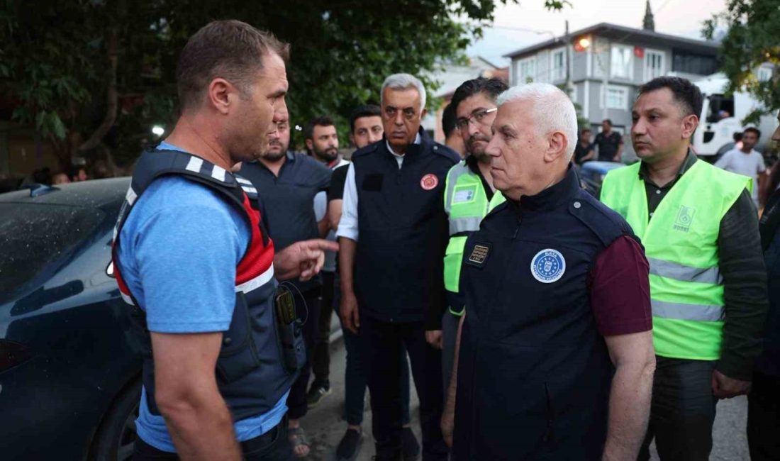 Başkan Bozbey’den yangın bölgesine ziyaret Bursa Büyükşehir Belediye Başkanı Mustafa Bozbey, Kestel ilçesinde başlayan ve