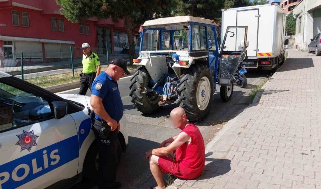 Çaldığı traktörle gezerken yakalandı Samsun’da çaldığı traktörle şehir merkezinde gezerken şüphe uyandıran şahıs, yapılan
