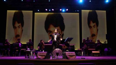 DEMOT Fuarının son gününde sahne alan genç şarkıcı Şahin Kendirci,