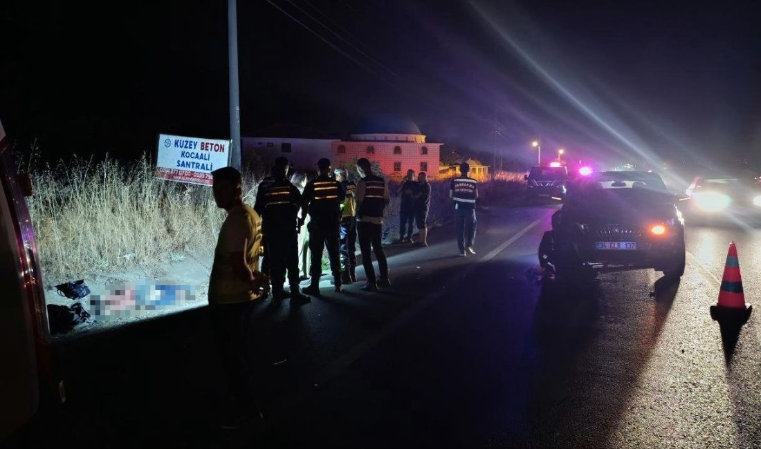 Duble yolda feci kaza: Yolun karşısına geçerken canından oldu Sakarya’nın Karasu ilçesi D-010 karayolunda yolun karşısına geçmek isteyen 68