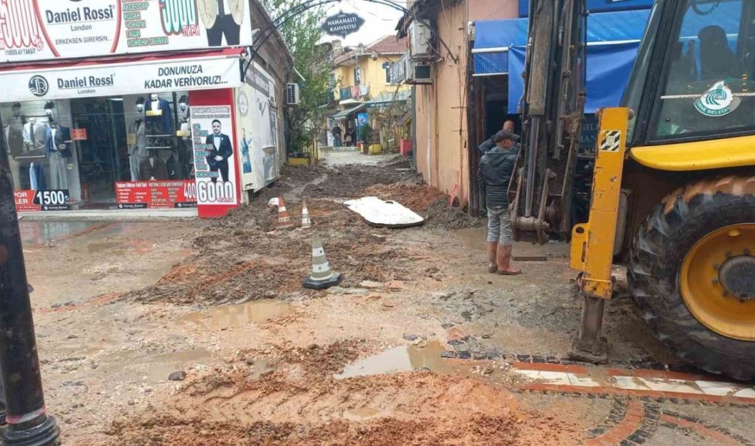 Edirne’de lağım suları caddeyi bastı Edirne’nin en işlek noktalarından biri olan Saraçlar Caddesi, altyapıdaki arıza