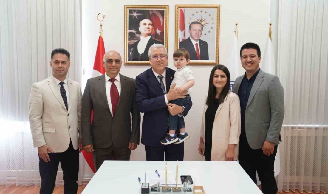 Ege Üniversitesi akademisyenlerinin üniversiteler arası işbirliği ve multidisipliner bir anlayışla