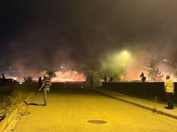 Elazığ’da otluk alanda yangın Elazığ’da otluk alanda çıkan yangın, itfaiye ekipleri tarafından kontrol altına