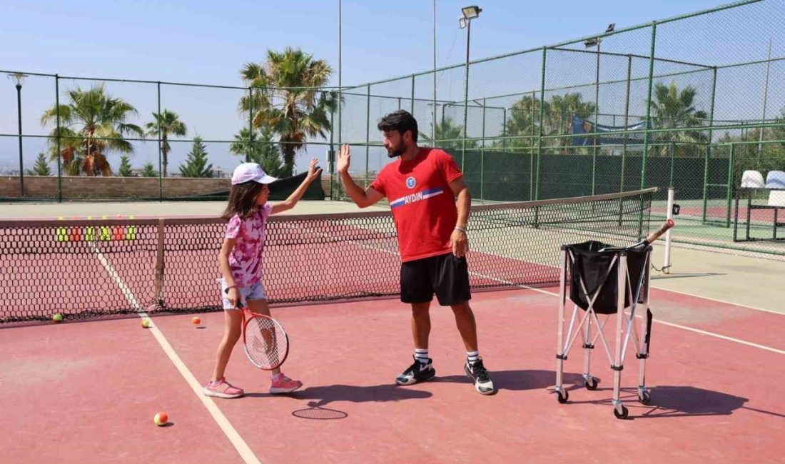 Aydın Büyükşehir Belediyesi tarafından ücretsiz olarak sunulan tenis kursları, çocuklara