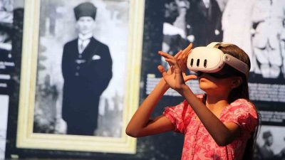 İzmir’de çocukların yeni teknolojileri deneyimlemesi, inovasyonu oyunlarla öğrenmesi amacıyla İzQ