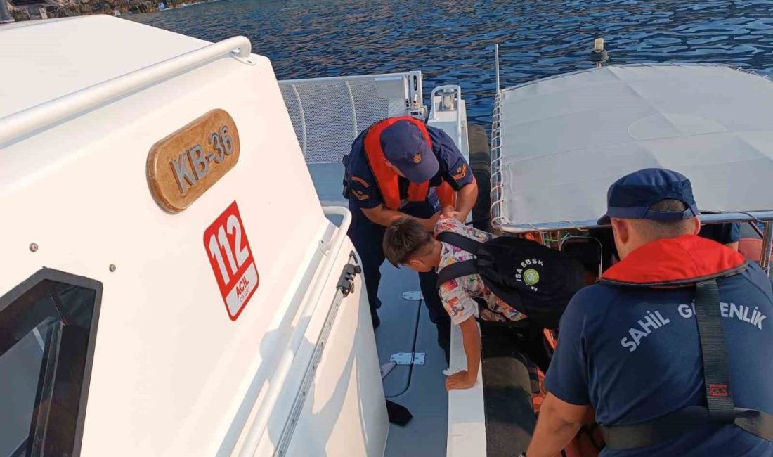 Kaş’ta 21 düzensiz göçmen ve 1 organizatör yakalandı Antalya’nın Kaş ilçesinde gerçekleştirilen operasyonda 21 düzensiz göçmen ve 1