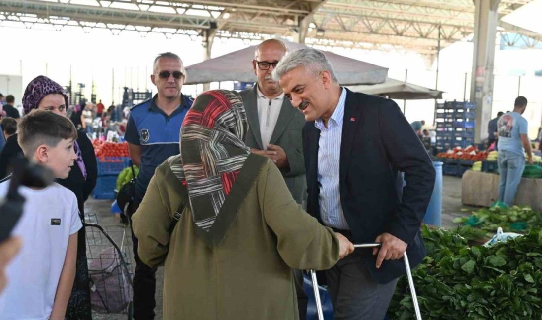 Kırıkkale Valisi Makas’tan pazarcı esnafına ziyaret Kırıkkale Valisi Mehmet Makas, semt pazarını ziyaret ederek esnaf ve