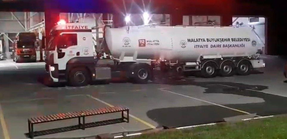 Malatya’dan Kahramanmaraş’taki orman yangınına destek Kahramanmaraş’ın 12 Şubat ilçesi Ilıca mevkiinde çıkan orman yangınına Malatya’dan