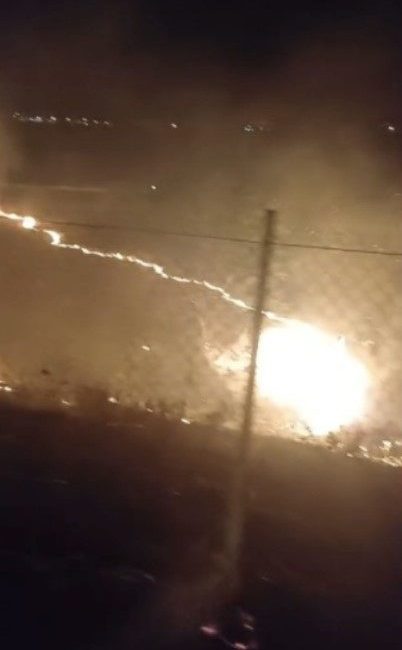 Osmaniye’de çalılık alanda çıkan yangın söndürüldü Osmaniye’nin Düziçi ilçesinde otoyol kenarındaki çalılıkta çıkan yangın, itfaiye tarafından