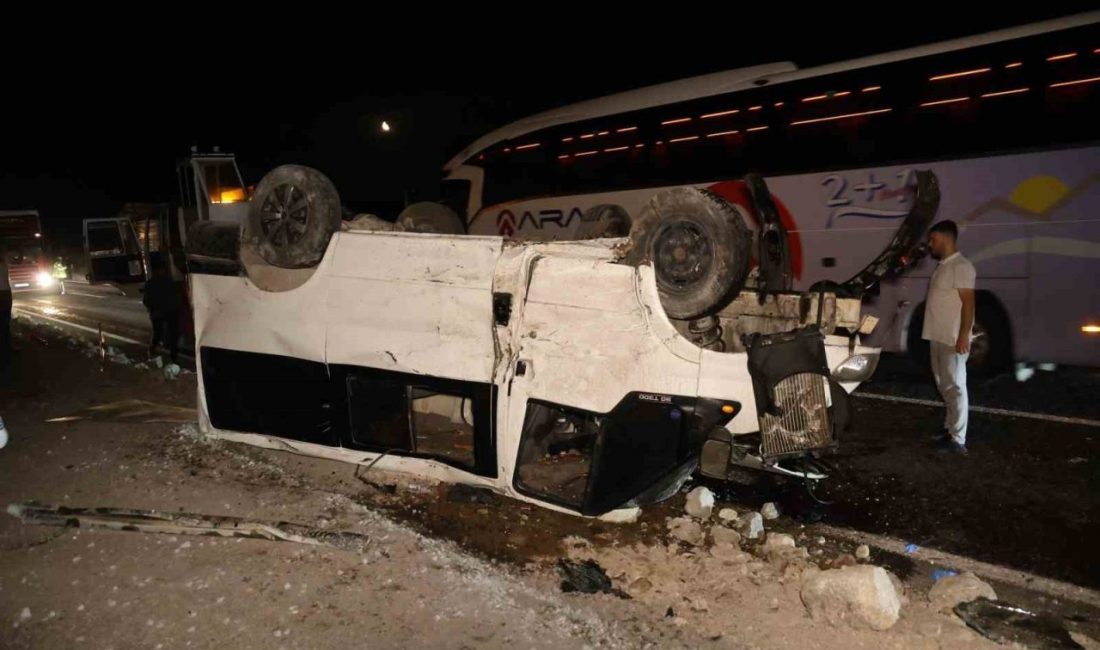Otomobil ile minibüs kafa kafaya çarpıştı: 2’si ağır 5 yaralı NEVŞEHİR (İHA) – Nevşehir’de otomobil ile minibüsün çarpıştığı kazada 2’si