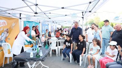 Sultangazi Belediyesi’nin çocuklara bilimi sevdiren, mahalle mahalle gerçekleştirdiği etkinlik Bilim