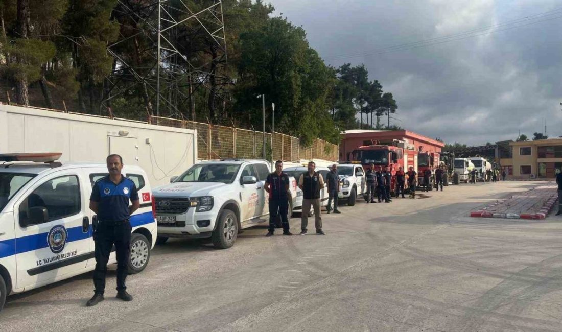 Suriye’de 11 gün süren alevleri kontrol altına alan ekipler konvoyla sirenler eşliğinde Hatay’a döndüler Suriye’nin Lazkiye kentinde çıkan ve 11 günde kontrol altına alınan