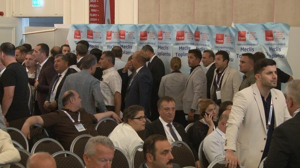 TBB Başkanvekili Vahap Seçer oldu Türkiye Belediyeler Birliği (TBB) Meclisi başkanvekilliği seçiminde Mersin Büyükşehir Belediye