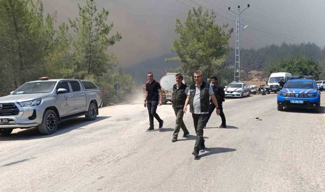 Mersin’in Silifke ilçesinde çıkan orman yangını sürerken, Vali Atilla Toros