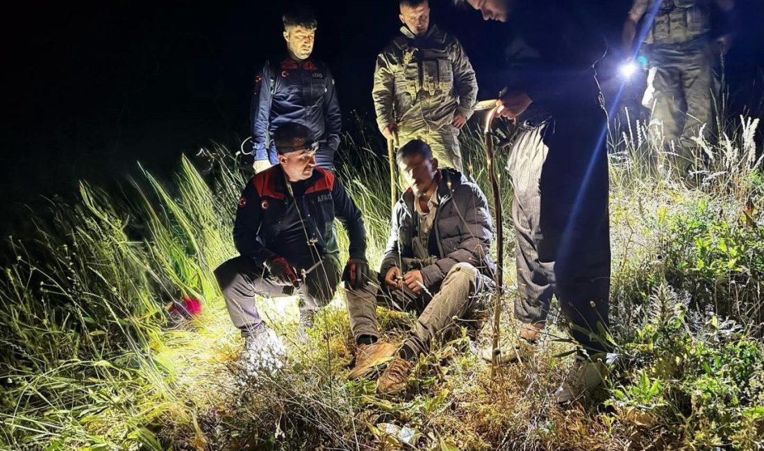 Yüksekova’da rahatsızlanarak dağda mahsur kalan çoban hastaneye kaldırıldı Hakkari’nin Yüksekova ilçesi kırsalında rahatsızlanarak dağda mahsur kalan çoban, ekiplerin