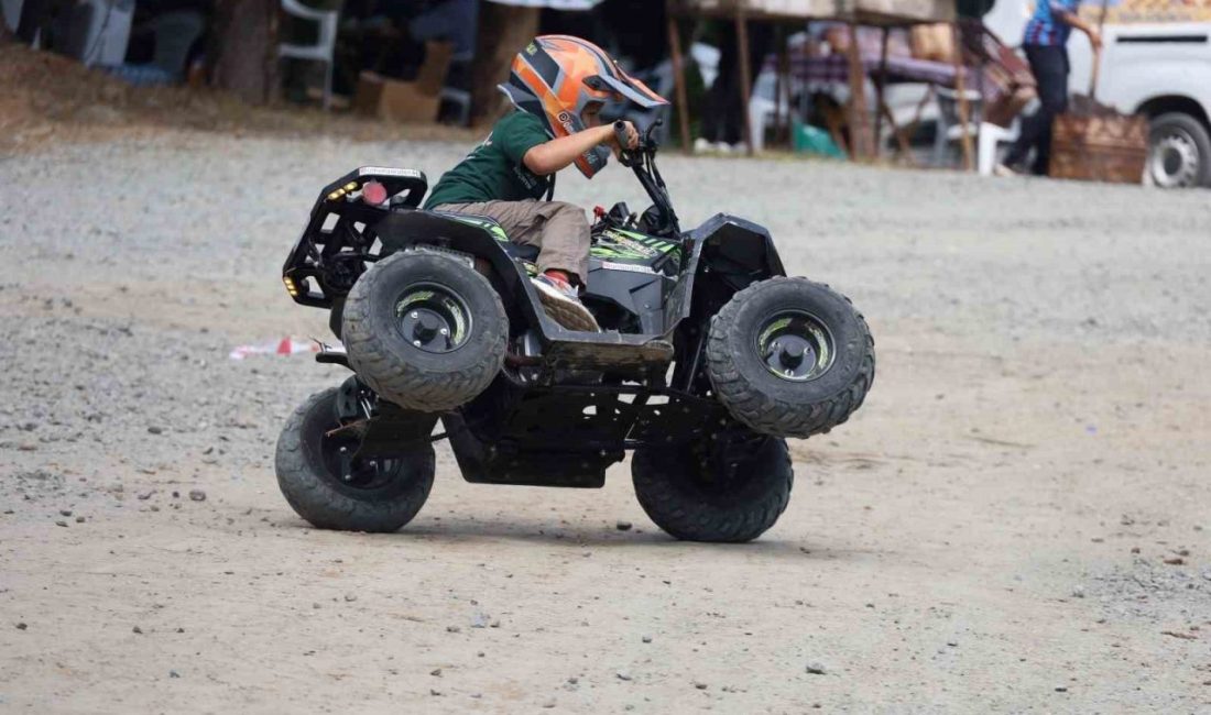 6 yaşındaki Ömer, ATV motoruyla festivalde dikkat çekti Samsun’un 19 Mayıs ilçesinde yaşayan 6 yaşındaki Ömer Ali Koçbıyık,