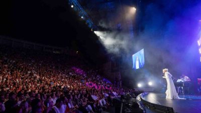 Süperstar Ajda Pekkan geçtiğimiz gece Harbiye Cemil Topuzlu Açıkhava Tiyatrosu’nda