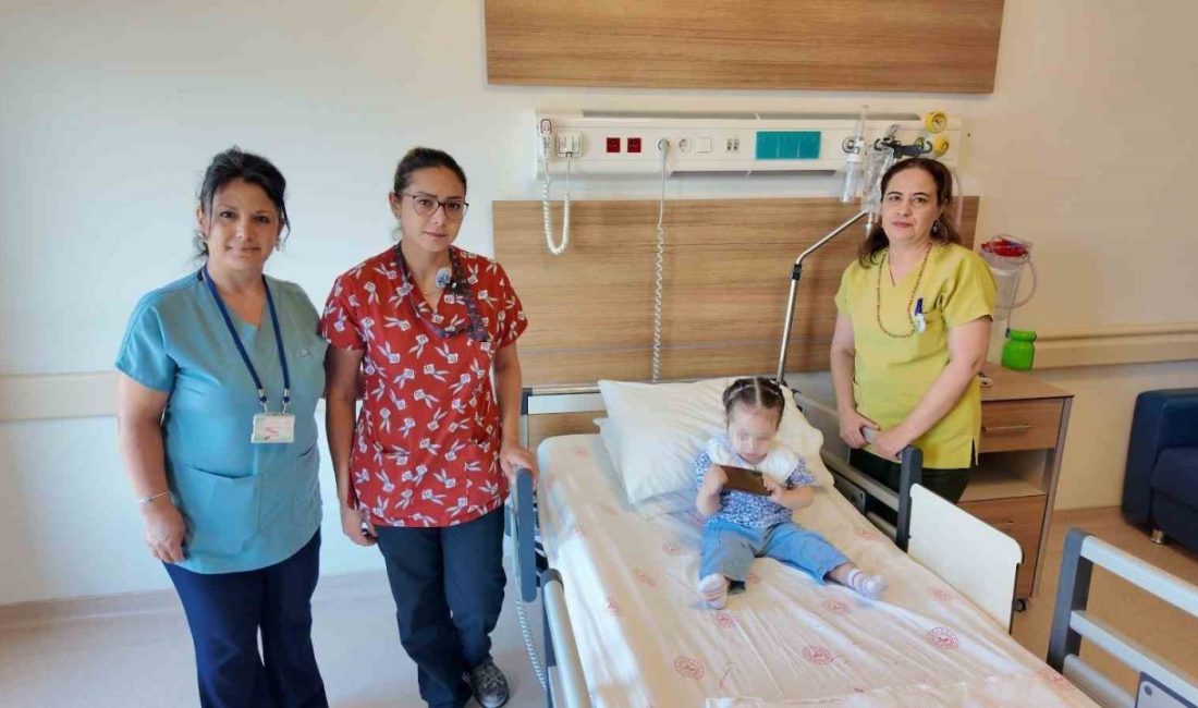 8 aylık bebeğin böbreğinden 15 milimetrelik taş çıktı Eskişehir Şehir Hastanesi’nde böbreğinde 15 milimetrelik taş bulunan 8 aylık