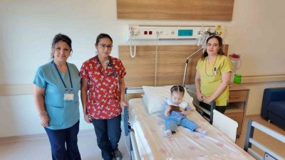 Eskişehir Şehir Hastanesi’nde böbreğinde 15 milimetrelik taş bulunan 8 aylık