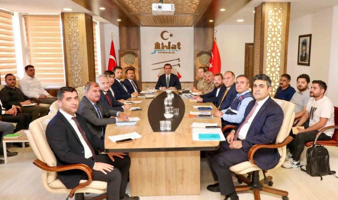 Bitlis Valisi Ahmet Karakaya başkanlığında 1071 Malazgirt Zaferi’nin yıl dönümü