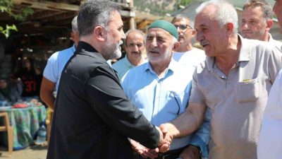 Tufanbeyli ilçesinde vatandaşlarla bir araya gelen AK Parti Adana İl