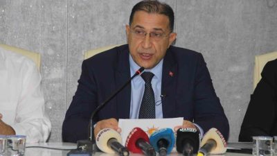 AK Parti Manisa İl Başkanı Süleyman Turgut düzenlediği basın toplantısında
