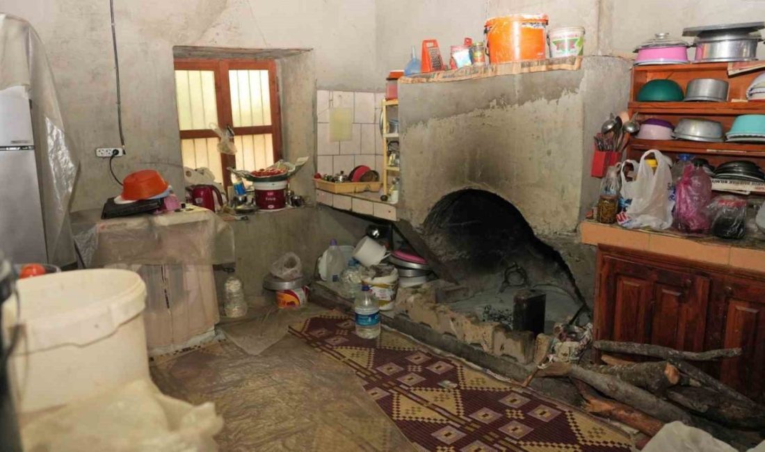 Alanya Belediyesi, Bayır Mahallesi’nde yıkık ve harabe durumdaki evinde zor