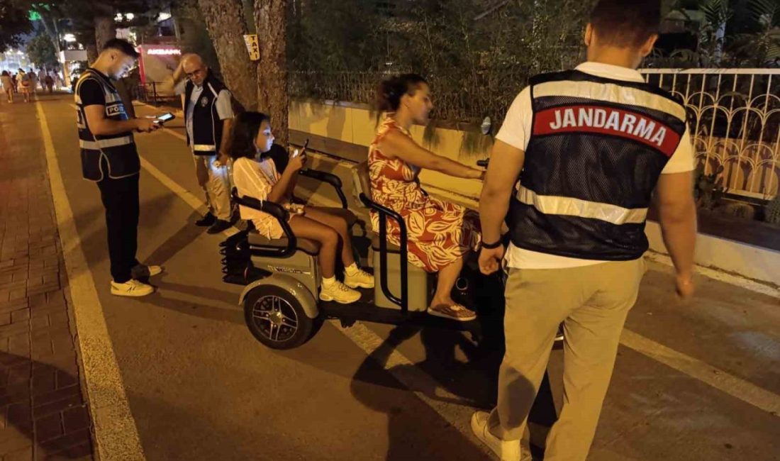 Alanya’da yaya yollarına araçla giren 20 sürücüye 43 bin TL ceza Antalya’nın Alanya ilçesinde yürüyüş yolları ve trafiğe kapalı alanlarda yapılan