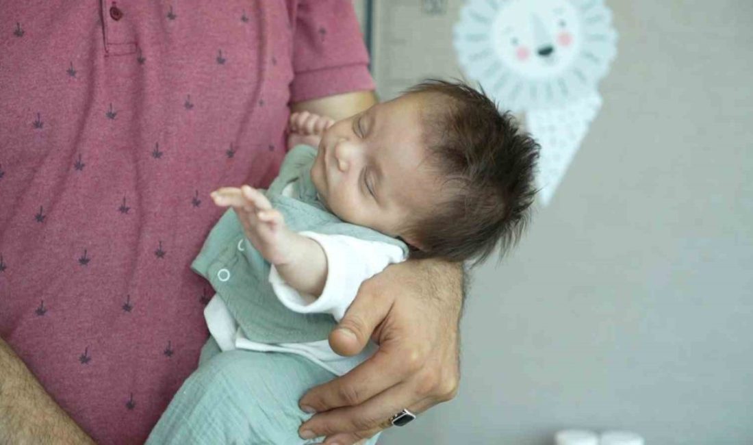 Doğumsal hastalığı nedeniyle 5 günlükken ameliyat edilen, 28 gün yoğun