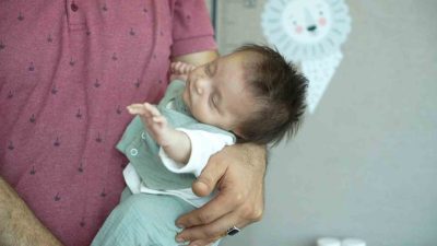 Doğumsal hastalığı nedeniyle 5 günlükken ameliyat edilen, 28 gün yoğun