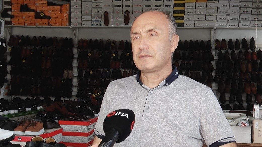 Ankara’nın İtfaiye Meydanı’nda faaliyet gösteren esnaflar, yıkım çalışmaları nedeniyle tebligatsız