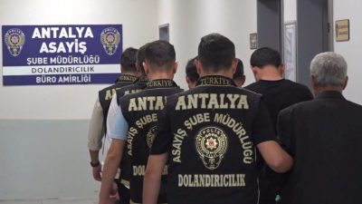 Antalya merkezli 3 ilde düzenlenen operasyonda, kendilerini polis-savcı olarak tanıtarak,