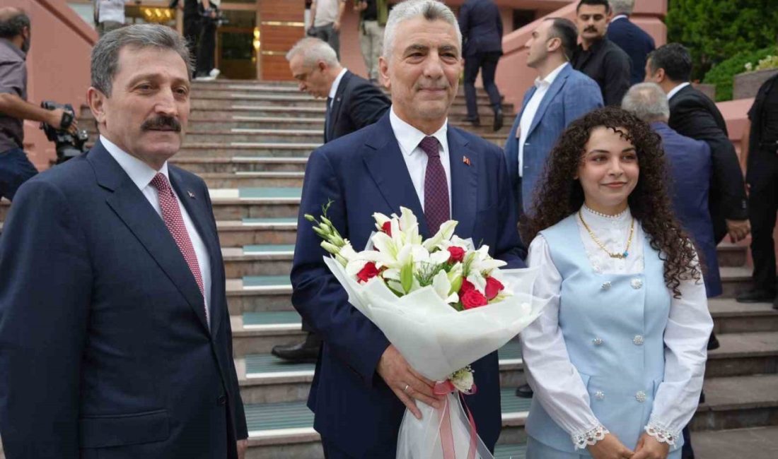 Bakan Bolat Samsun’da Ticaret Bakanı Prof. Dr. Ömer Bolat Samsun programına valilik ziyareti