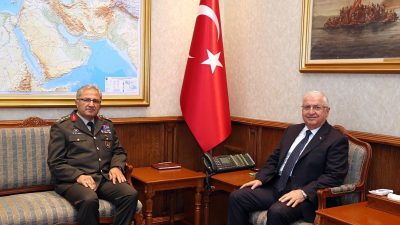 Milli Savunma Bakanı Yaşar Güler, Kara Kuvvetleri Komutanı olarak atanan