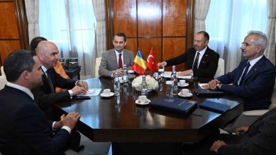 Ulaştırma ve Altyapı Bakanı Abdulkadir Uraloğlu, Romanya Başbakanı Ilie Bolojan