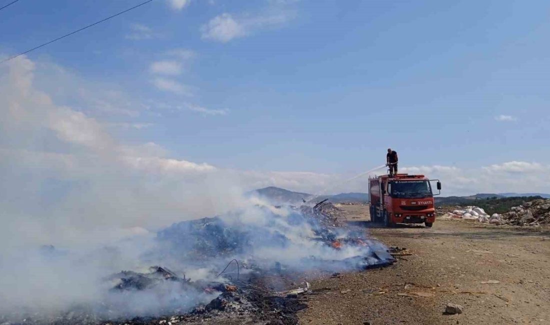 Balıkesir’in Edremit ilçesinde çöplük alanda çıkan yangın, itfaiye ekiplerinin müdahalesiyle