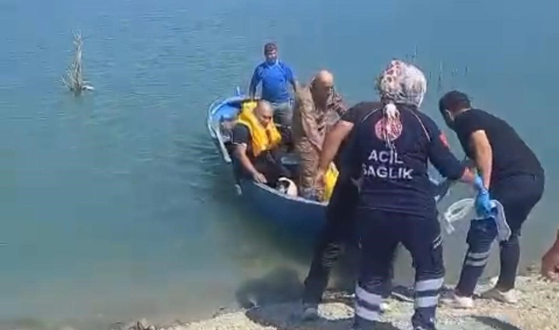 Barajdan su almaya çalışan eğitim uçuşu kalkamayarak düştü Burdur’un Karacaören Barajı’nda su almak için manevra yapan bir eğitim