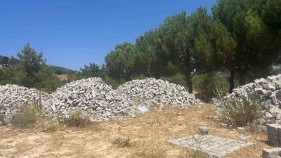 Buldan Belediyesinin, Denizli Büyükşehir Belediyesi tarafından hibe edilen parke taşlarını,