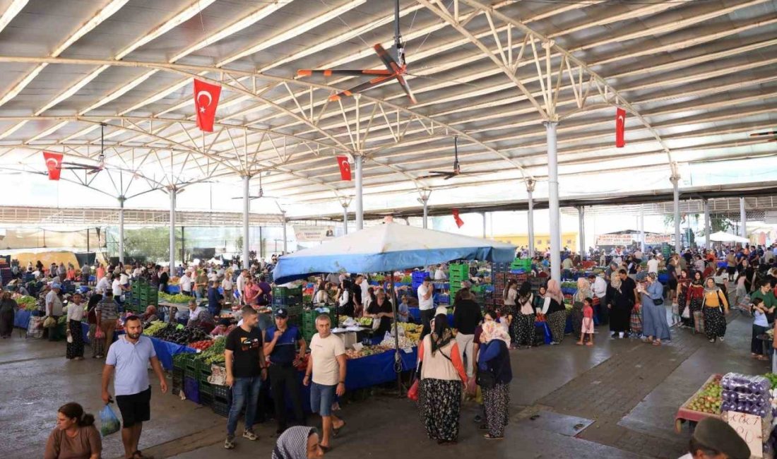 İncirliova Belediye Başkanı Aytekin Kaya, ilçenin en büyük pazarı olan
