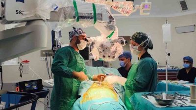 Boyun omurlarındaki daralma nedeniyle omurilik sıkışması yaşayan bir hasta, Bayburt